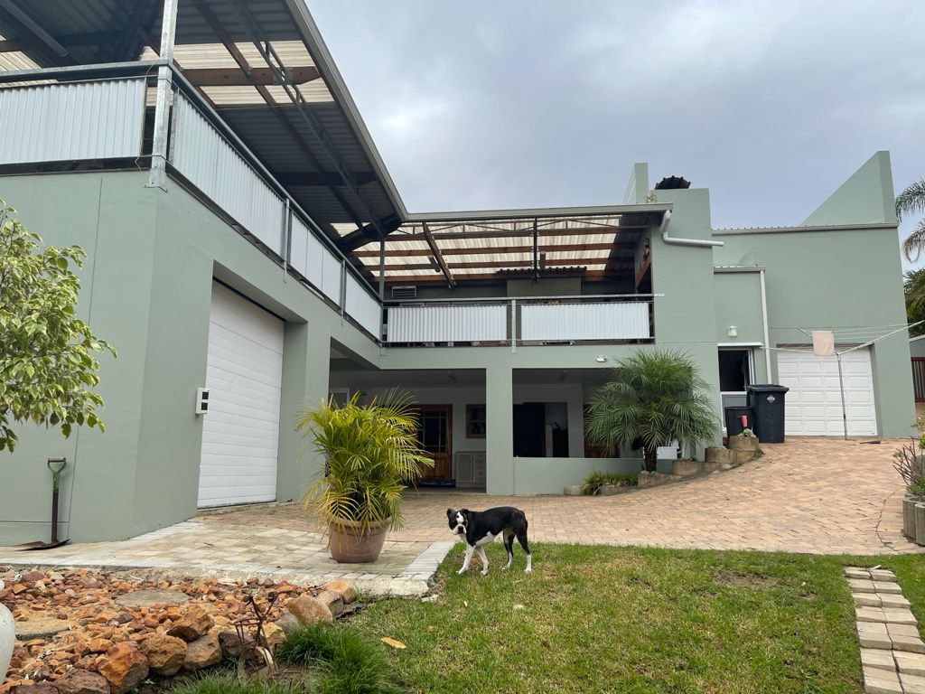 4 Bedroom Farm Style Double Storey House to Rent in Heatherlands