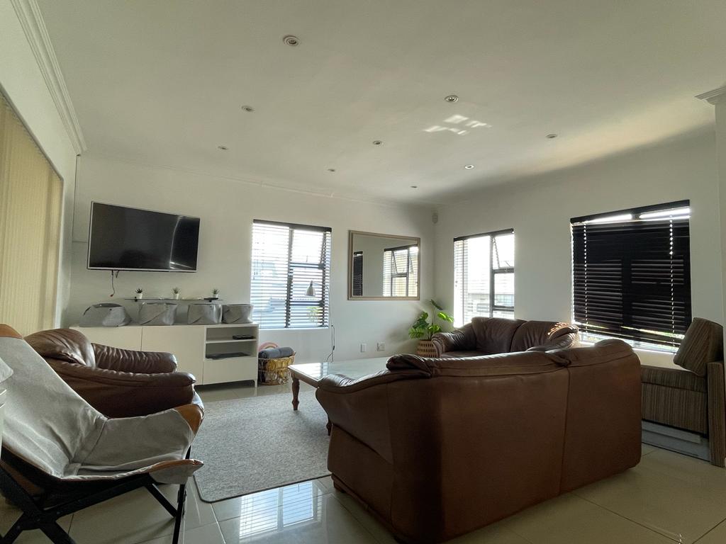 4 Bedroom House Available for Rent in Blue Mountain Estate, George!