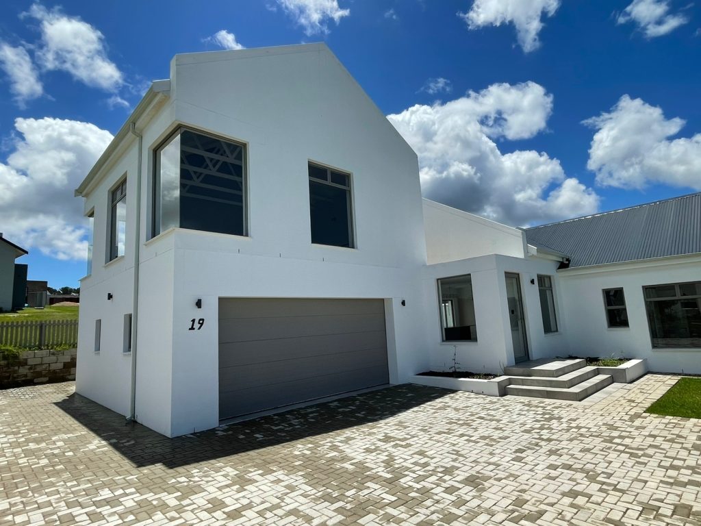 REF37 Brand New 2 Bedroom 2 Bathroom Ground Floor Apartment for Rent