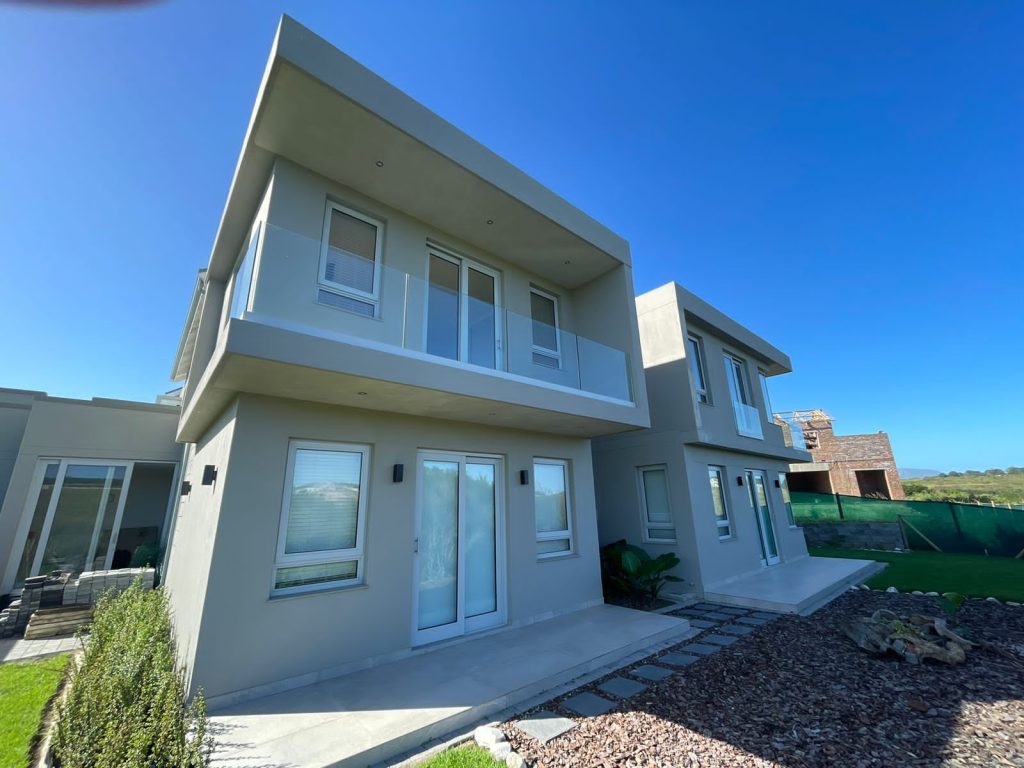 Knightsbridge 61, Kingswood Golf Estate