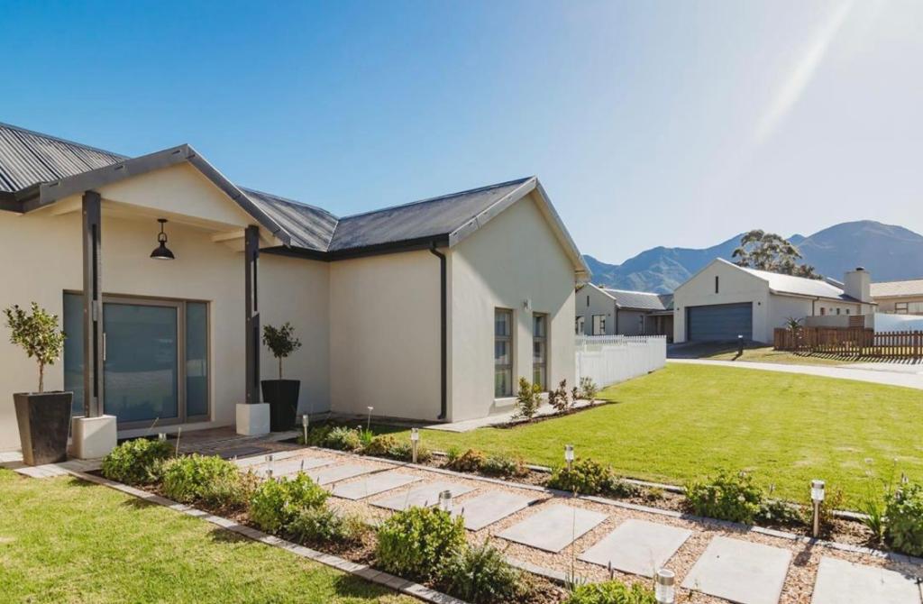 7 Tips To Decorate Your Home Mindfully Frylinck Rental Properties