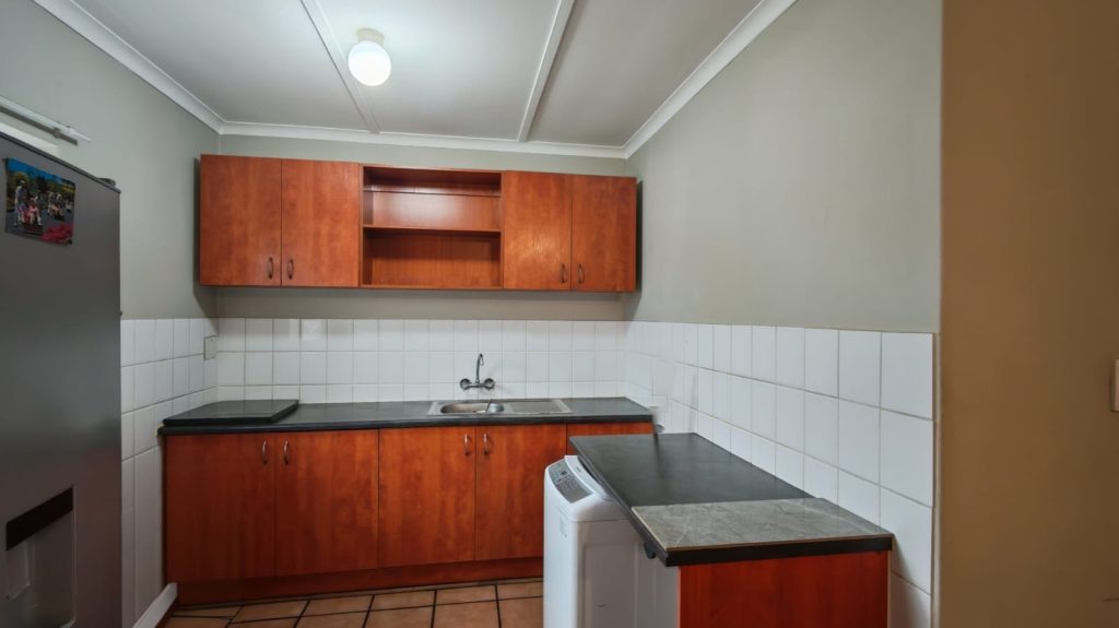 Kitchen 01