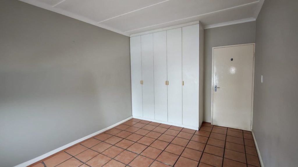 RH Room 01