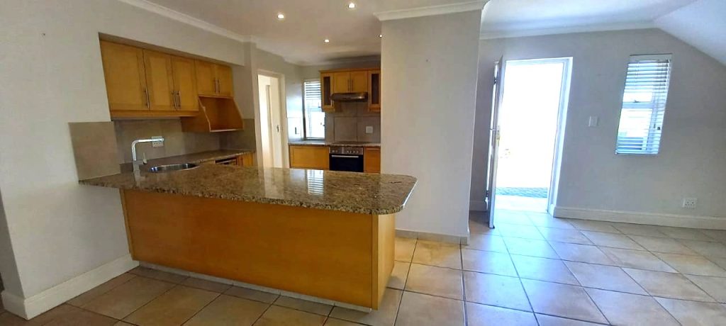 13 Hamlet Kingswood