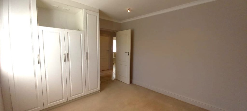 13 Hamlet Kingswood