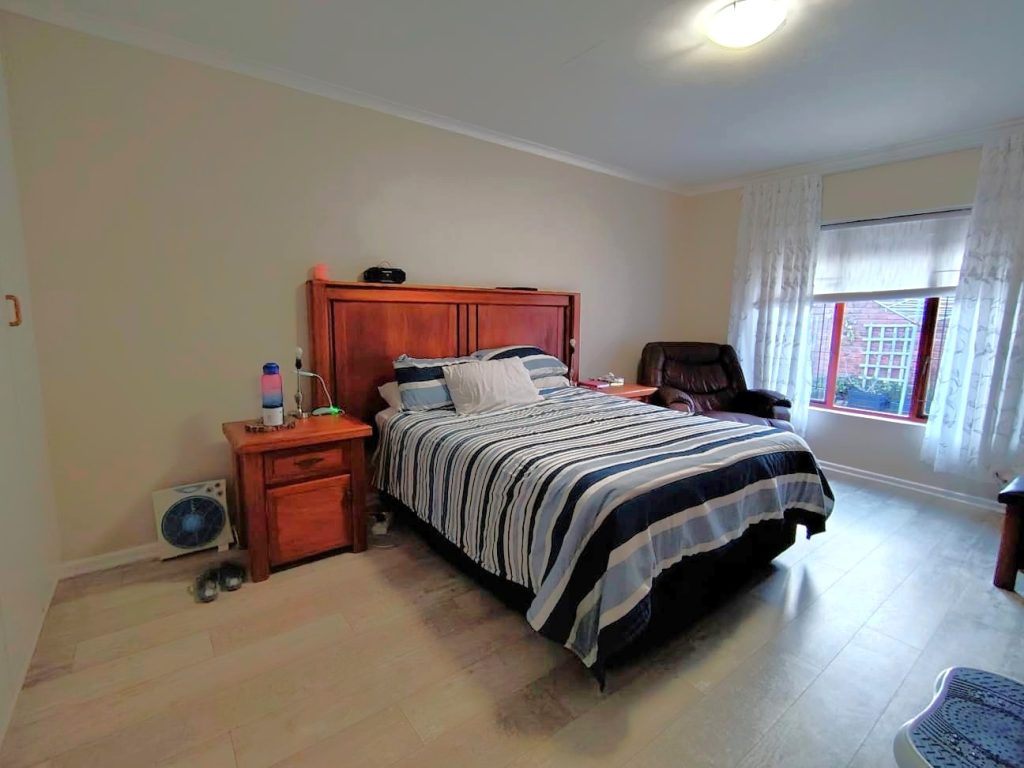 Victoria Crescent unit 8