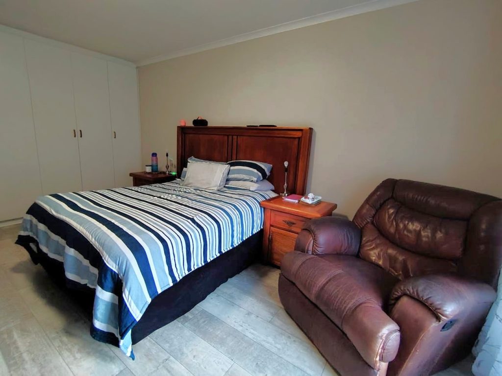 Victoria Crescent unit 8
