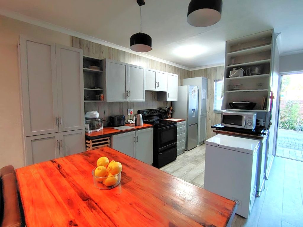 Victoria Crescent unit 8