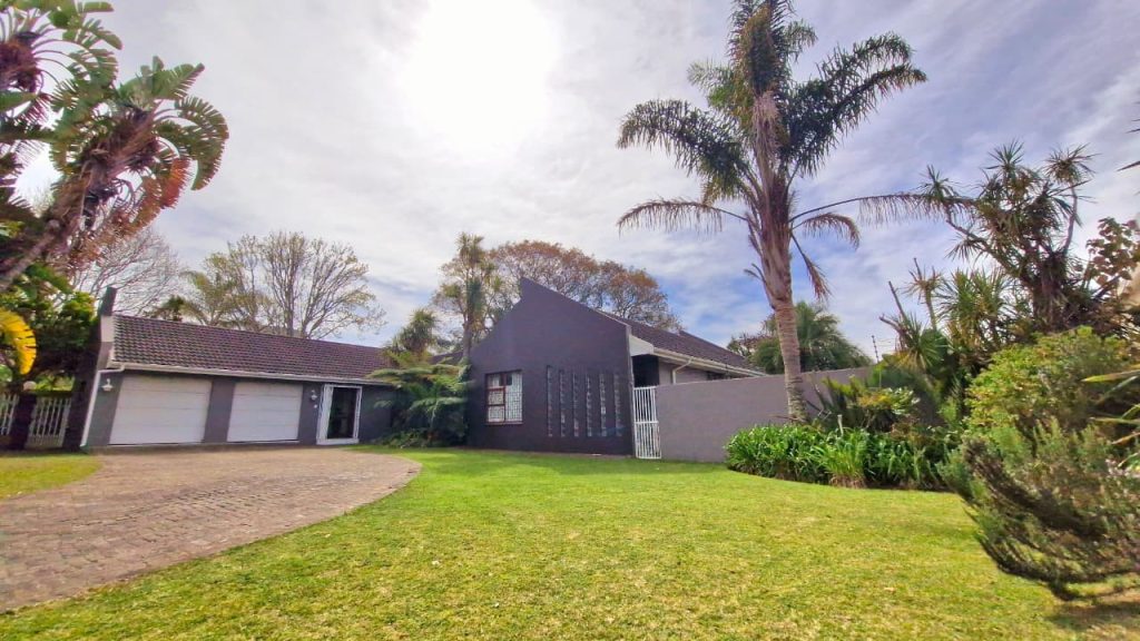 Four Bedroom Family home for Sale in Loerie Park