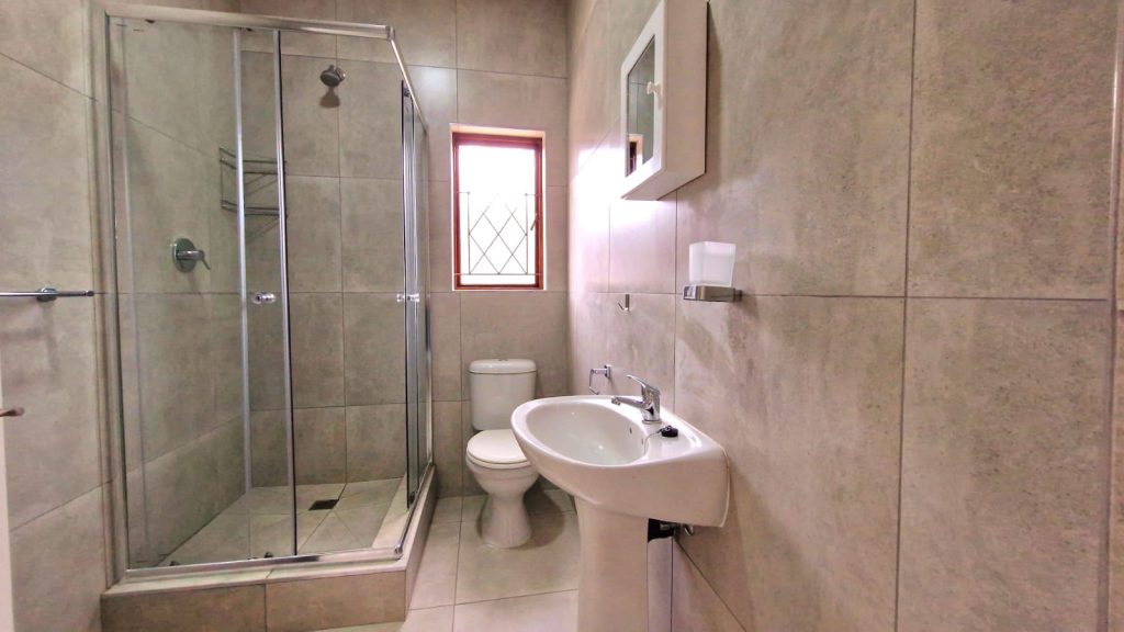 18 Cradock str 2bed2bath