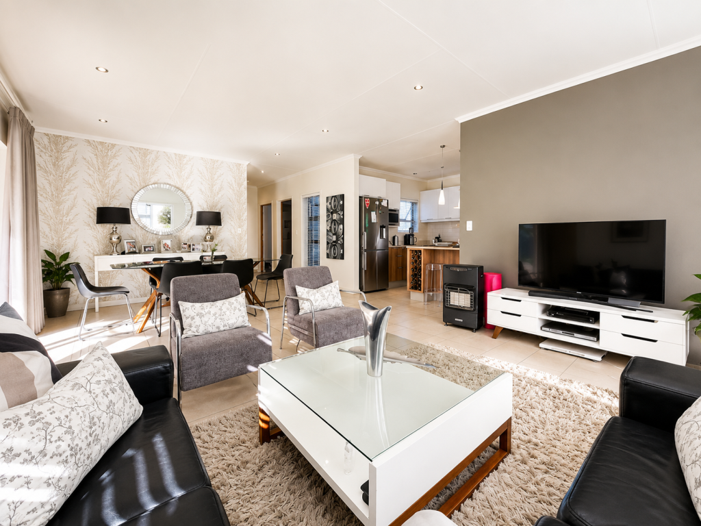 8 Earls Court