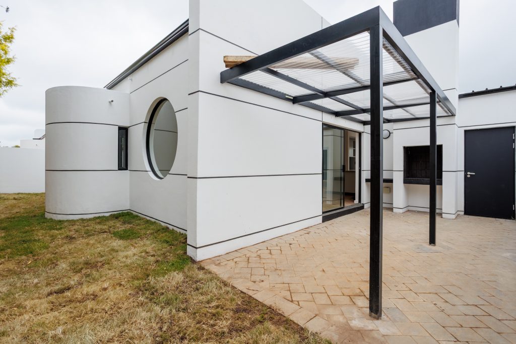 12 Rooikrans Arbour