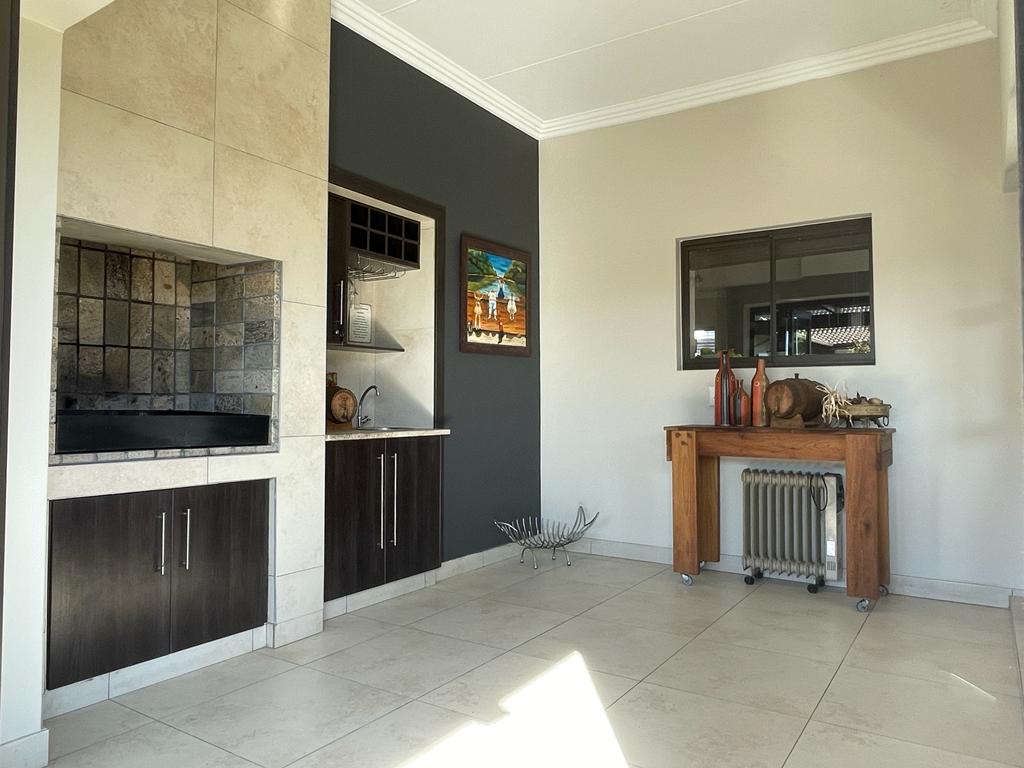 213 Earls Court